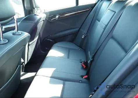 2009 Mercedes-Benz C300 из США, поврежденный, VIN WDDGF54X99F221534